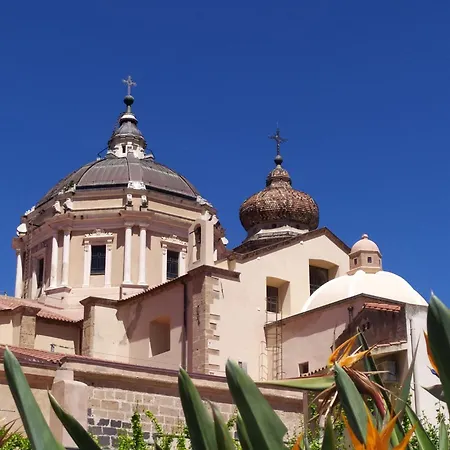 Lormar House Apartman *